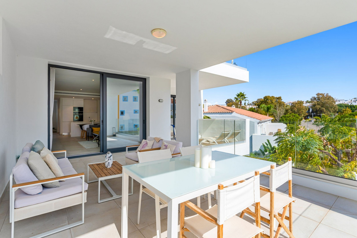 Te koop Middle Floor Apartment Costa Del Sol Estepona € 549.000,-