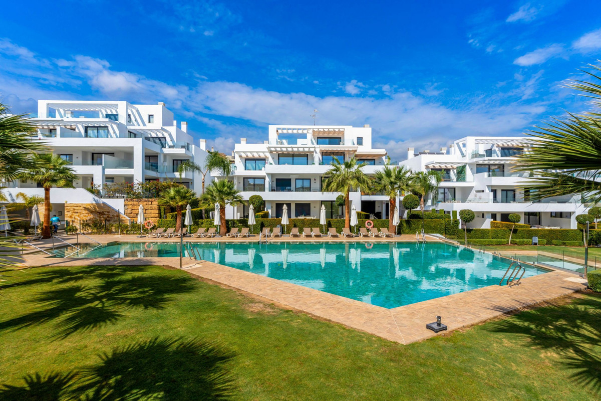 Te koop Middle Floor Apartment Costa Del Sol Estepona € 549.000,-