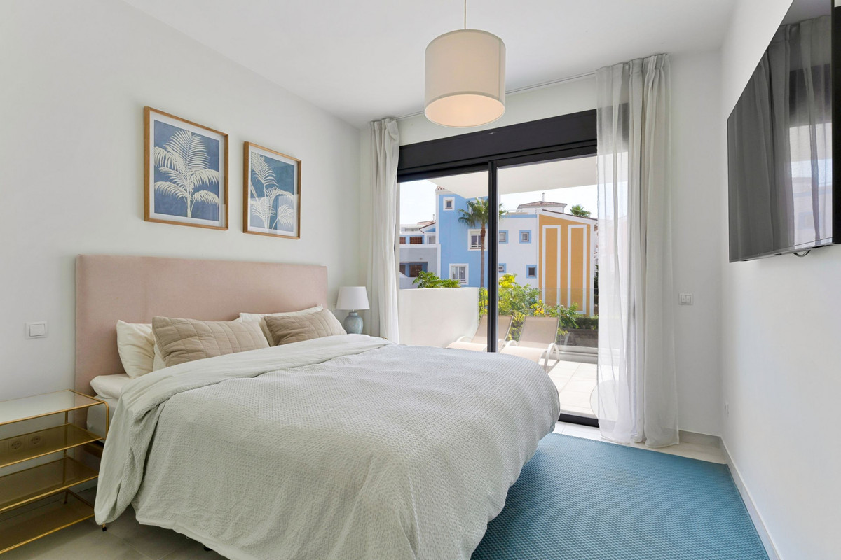 Te koop Middle Floor Apartment Costa Del Sol Estepona € 549.000,-