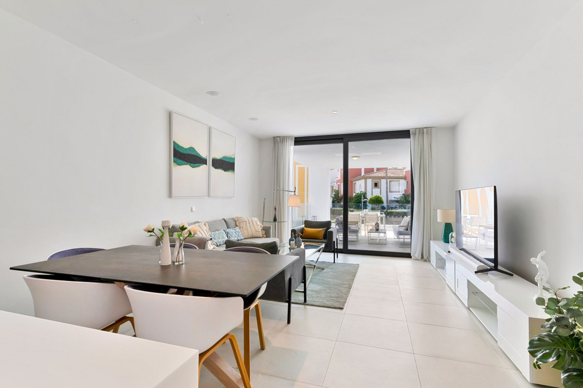 Te koop Middle Floor Apartment Costa Del Sol Estepona € 549.000,-