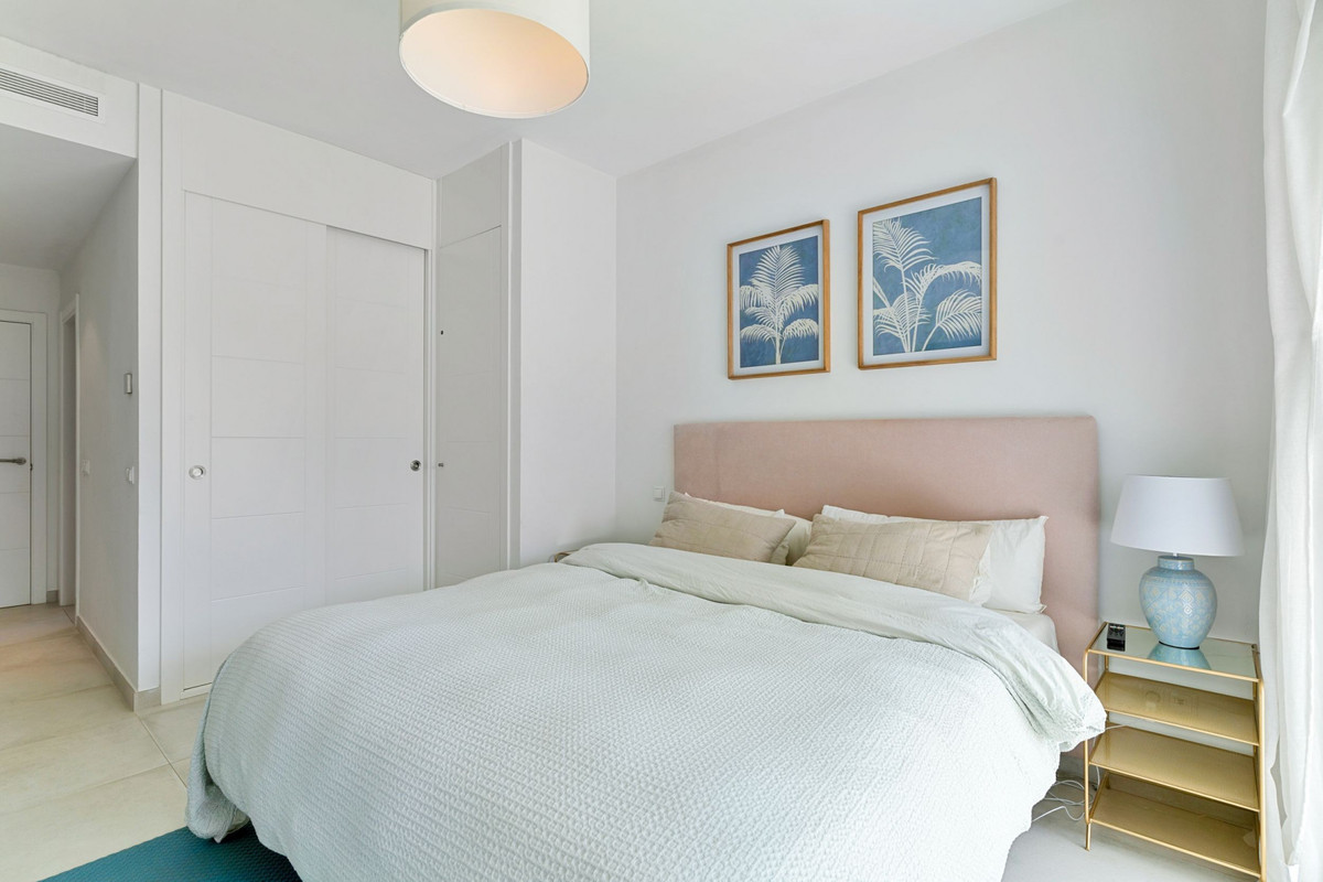 Te koop Middle Floor Apartment Costa Del Sol Estepona € 549.000,-