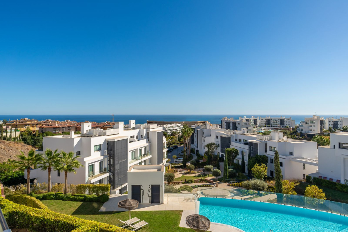 Te koop Middle Floor Apartment Costa Del Sol Fuengirola € 789.000,-