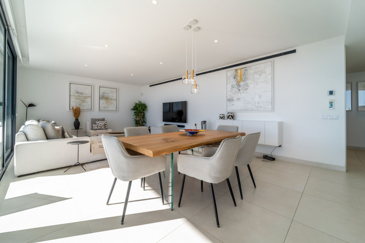 Te koop Middle Floor Apartment Costa Del Sol Fuengirola € 789.000,-