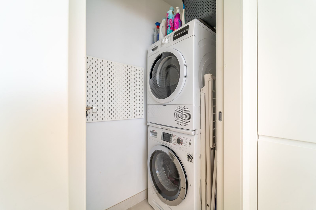 Te koop Middle Floor Apartment Costa Del Sol Fuengirola € 789.000,-