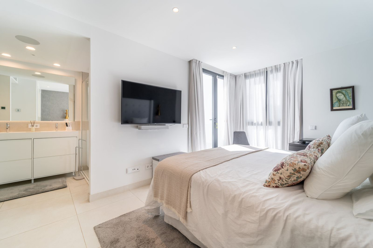 Te koop Middle Floor Apartment Costa Del Sol Fuengirola € 789.000,-