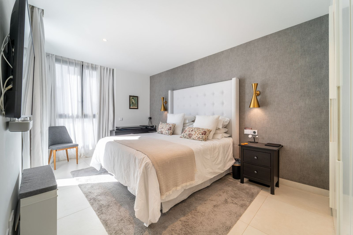 Te koop Middle Floor Apartment Costa Del Sol Fuengirola € 789.000,-