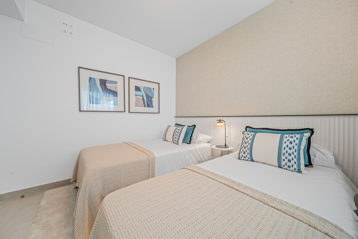 Te koop Middle Floor Apartment Costa Del Sol Fuengirola € 910.000,-