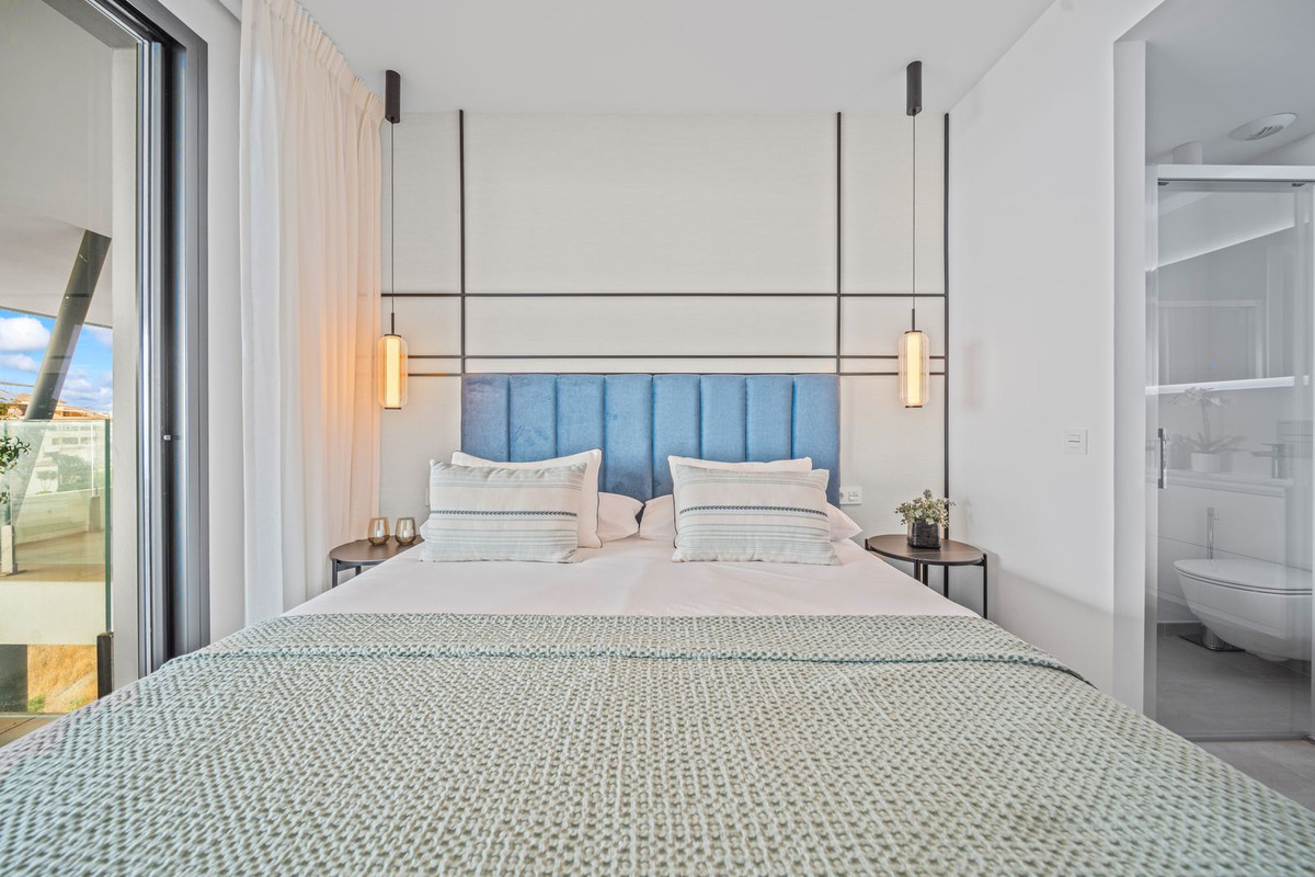 Te koop Middle Floor Apartment Costa Del Sol Fuengirola € 910.000,-