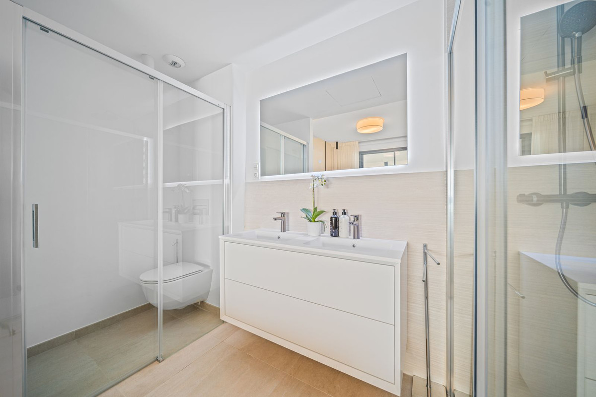 Te koop Middle Floor Apartment Costa Del Sol Fuengirola € 910.000,-