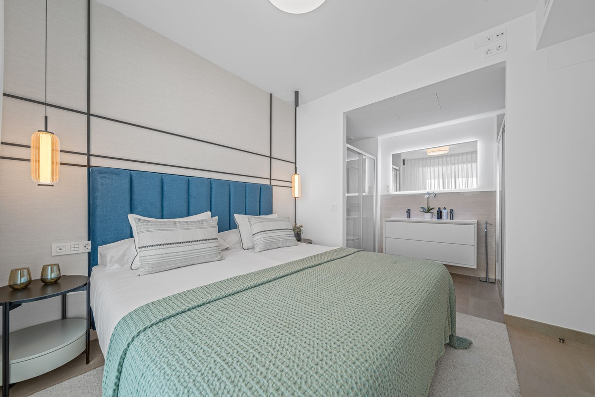 Te koop Middle Floor Apartment Costa Del Sol Fuengirola € 910.000,-