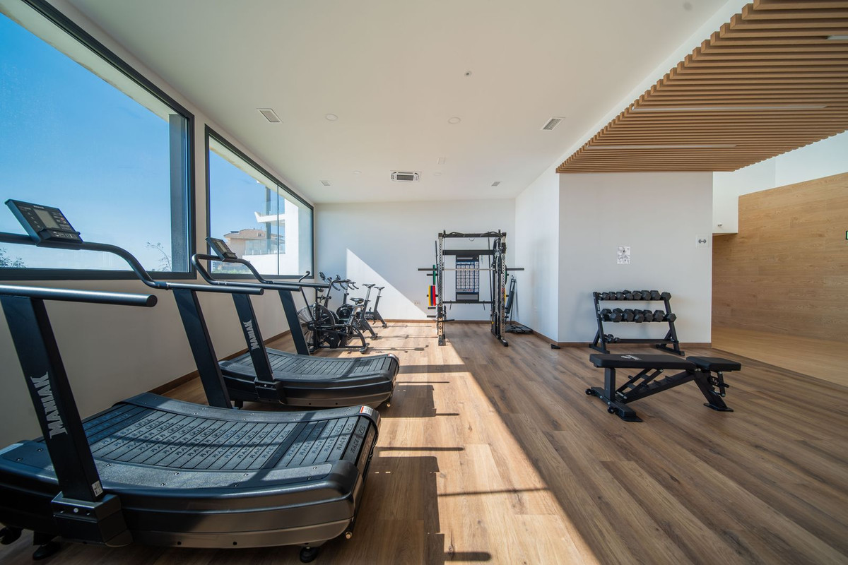 Te koop Middle Floor Apartment Costa Del Sol Fuengirola € 910.000,-