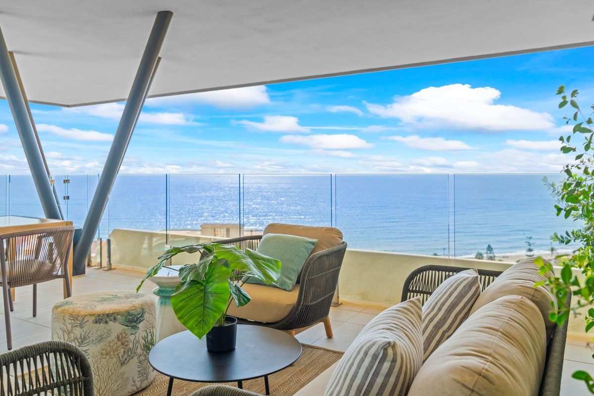 Te koop Middle Floor Apartment Costa Del Sol Fuengirola € 910.000,-