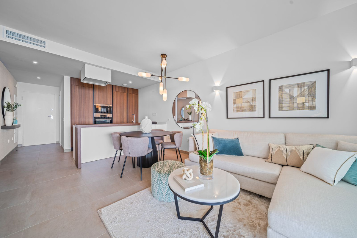 Te koop Middle Floor Apartment Costa Del Sol Fuengirola € 910.000,-