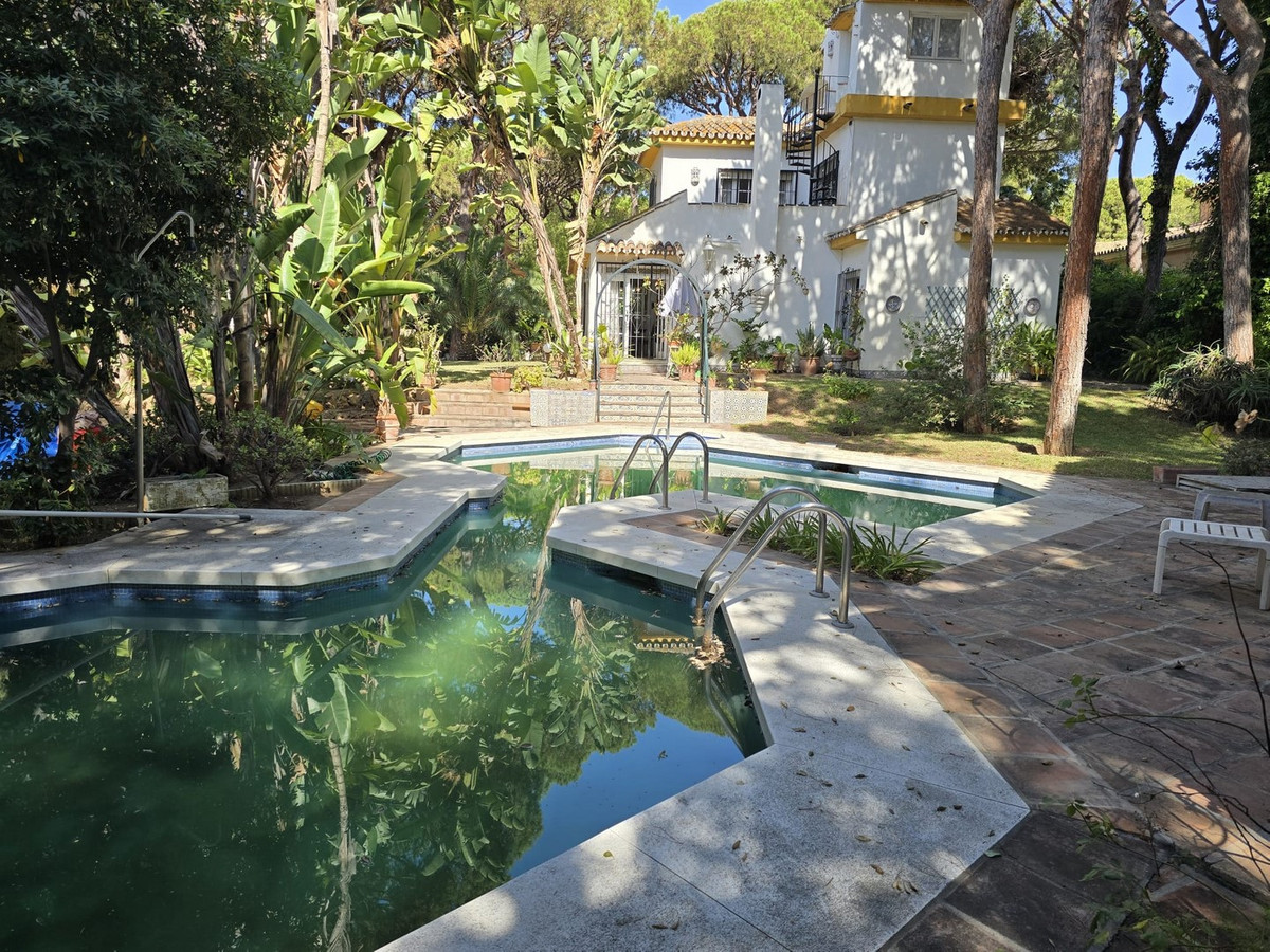 Te koop Vrijstaande Villa Costa Del Sol Calahonda € 890.000,-