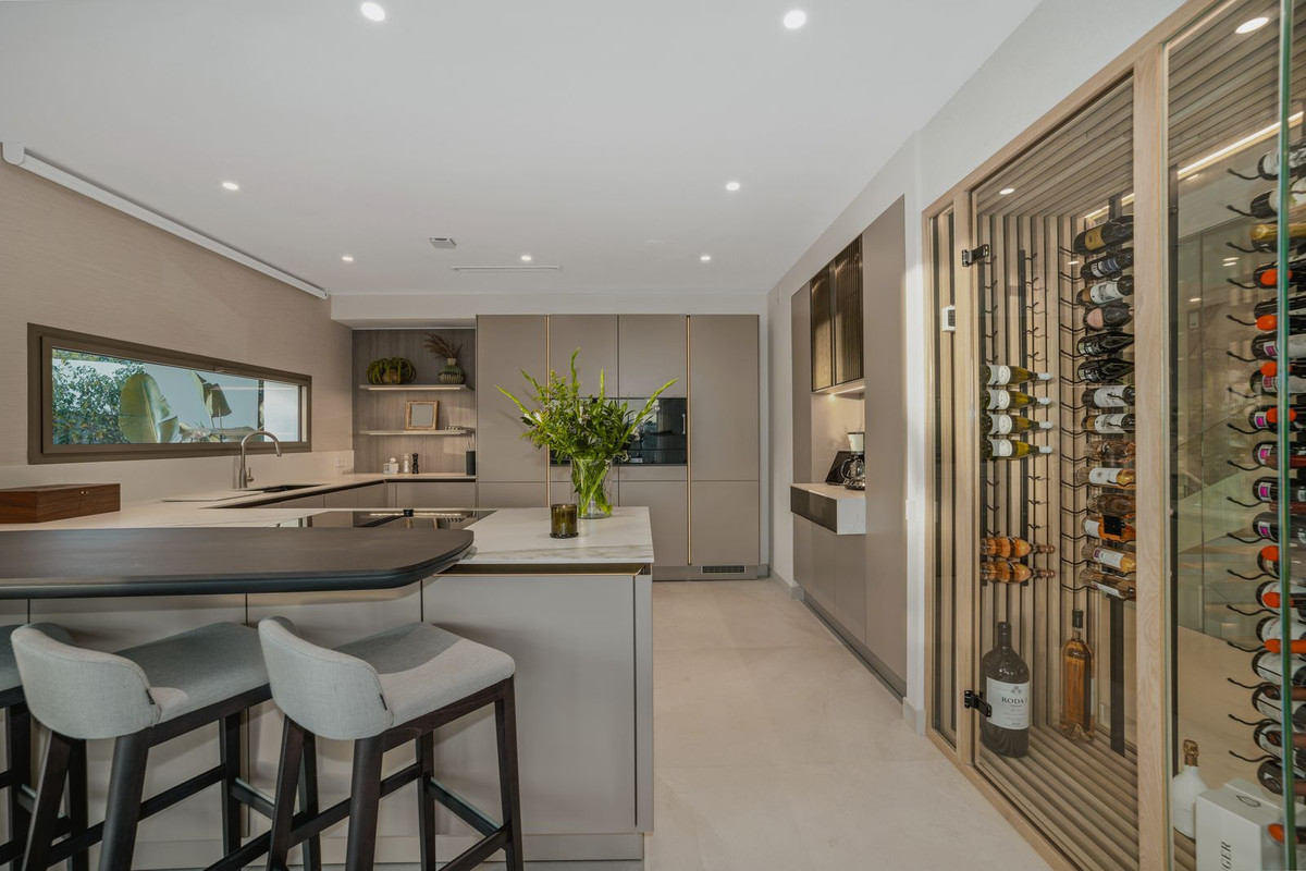 Te koop Half vrijstaand huis Costa Del Sol Nueva Andalucía € 4.900.000,-