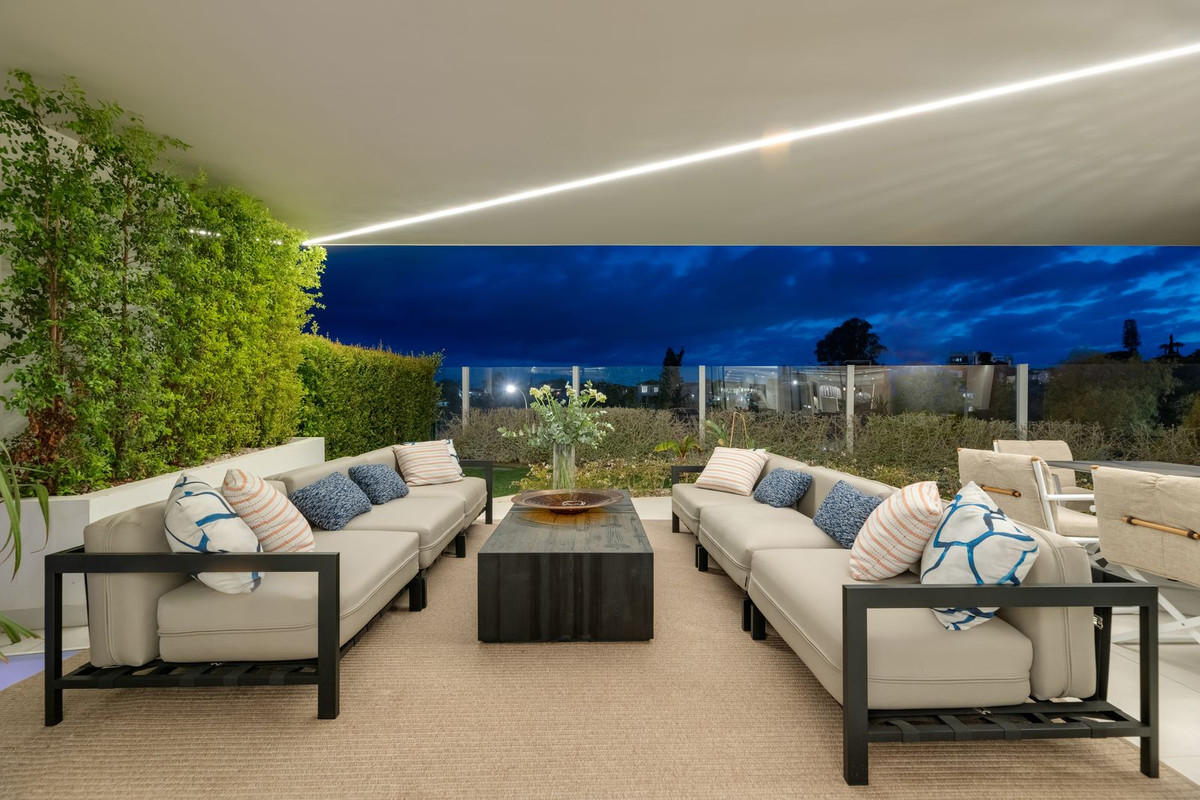 Te koop Half vrijstaand huis Costa Del Sol Nueva Andalucía € 4.900.000,-