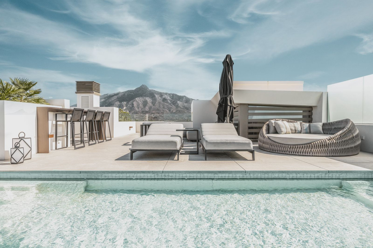 Te koop Half vrijstaand huis Costa Del Sol Nueva Andalucía € 4.900.000,-