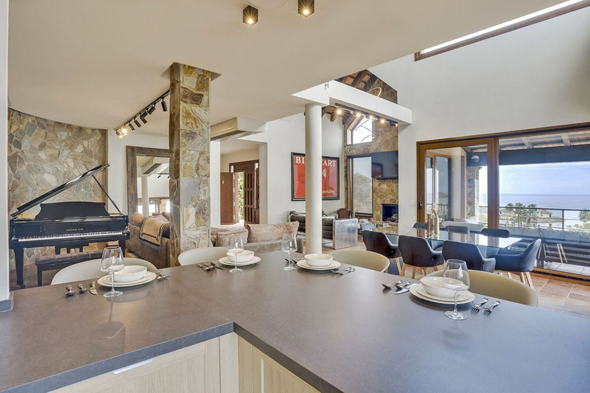 Te koop Vrijstaande Villa Costa Del Sol La Alcaidesa € 2.200.000,-