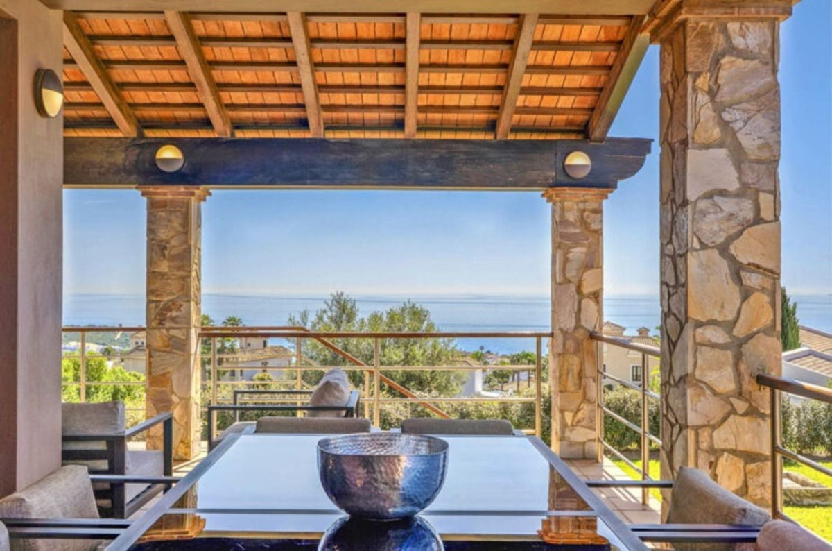 Te koop Vrijstaande Villa Costa Del Sol La Alcaidesa € 2.200.000,-