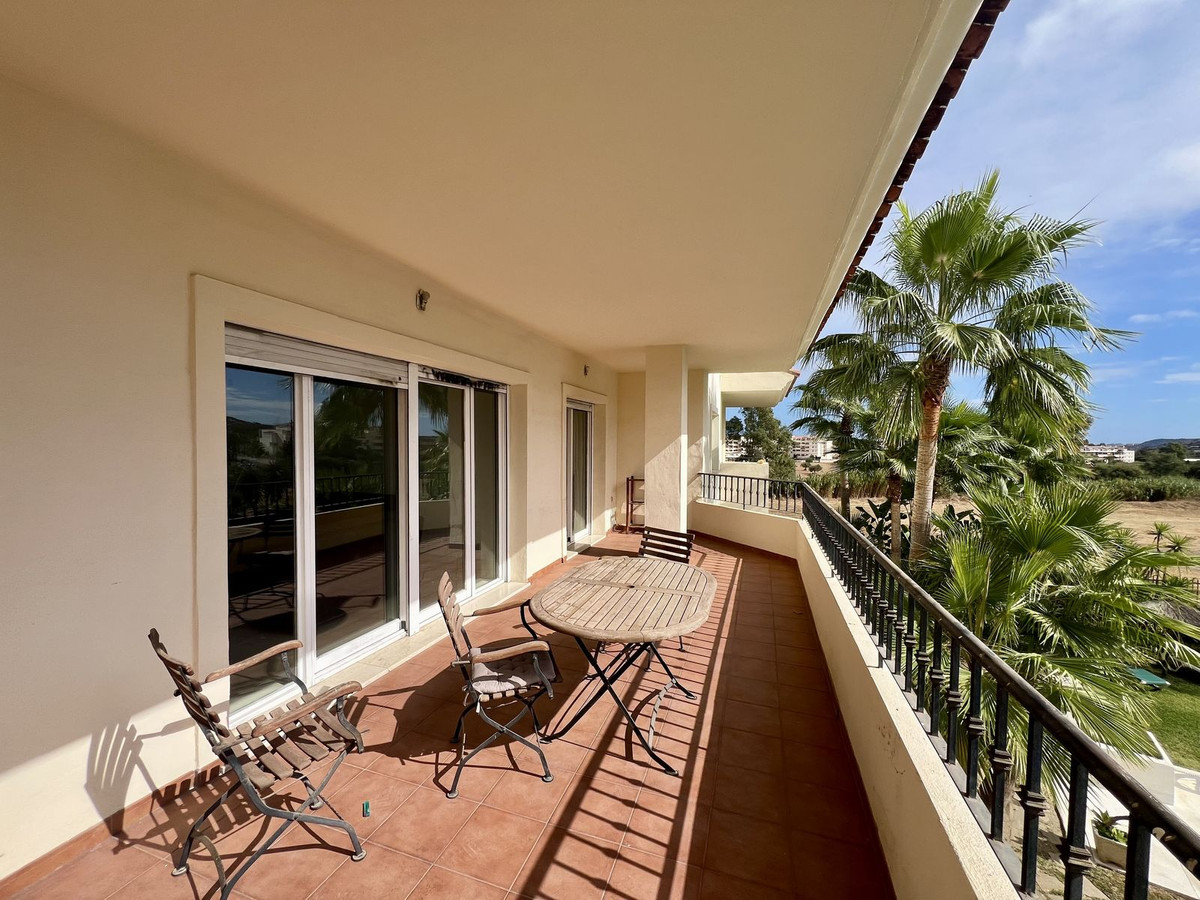 Te koop Middle Floor Apartment Costa Del Sol La Cala Hills € 265.000,-