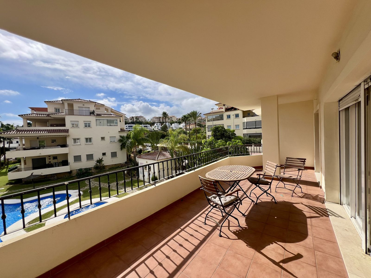 Te koop Middle Floor Apartment Costa Del Sol La Cala Hills € 265.000,-