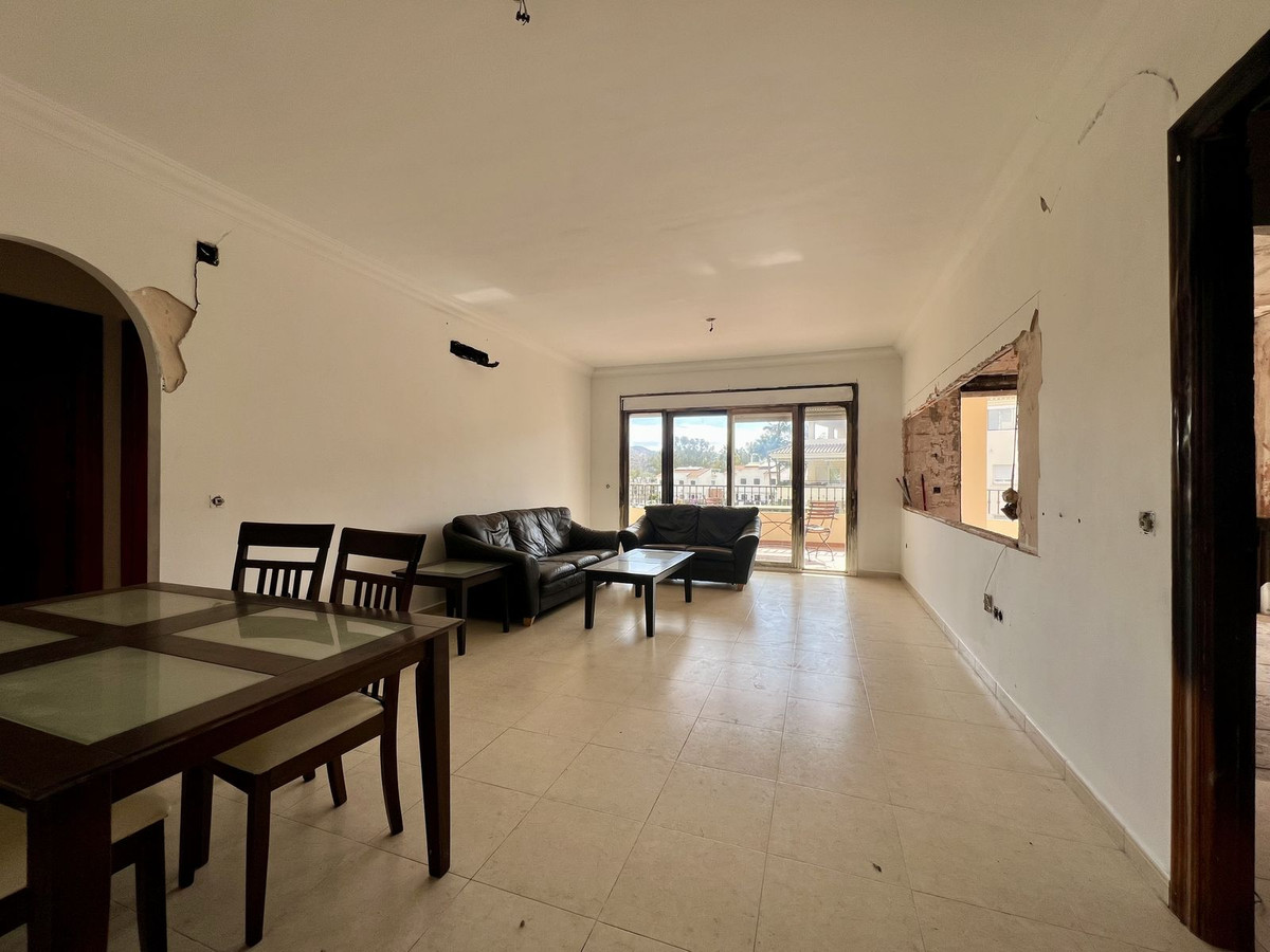 Te koop Middle Floor Apartment Costa Del Sol La Cala Hills € 265.000,-