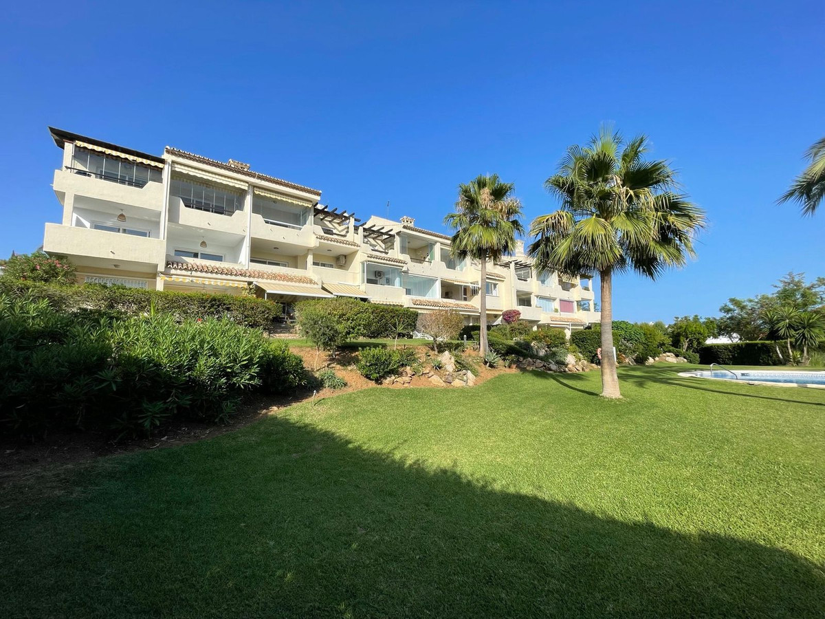 Te koop Middle Floor Apartment Costa Del Sol Reserva De Marbella € 389.000,-