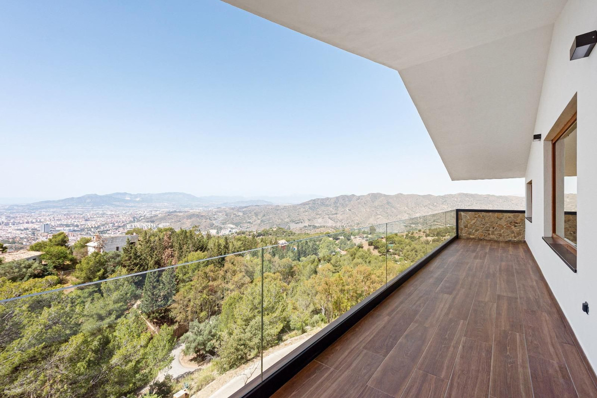 Te koop Vrijstaande Villa Costa Del Sol Málaga Este € 930.000,-