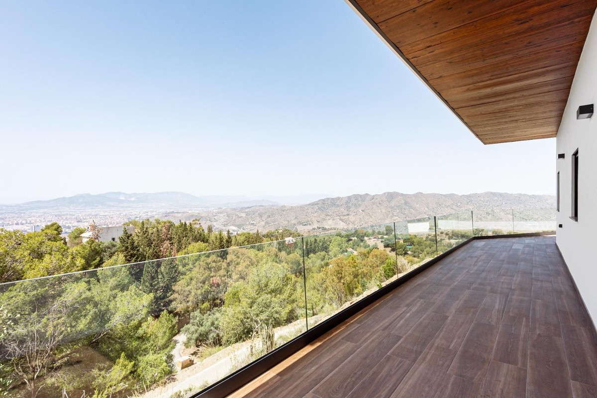 Te koop Vrijstaande Villa Costa Del Sol Málaga Este € 930.000,-