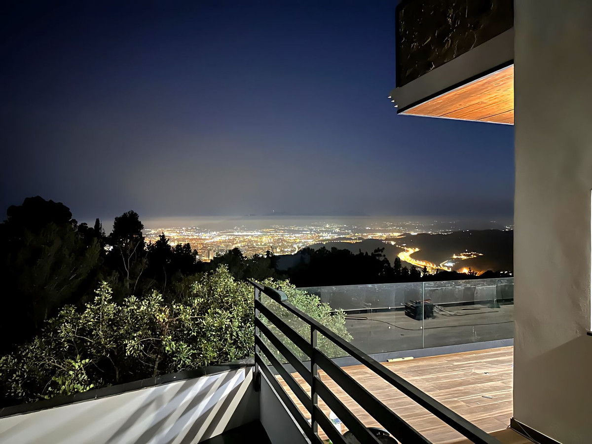 Te koop Vrijstaande Villa Costa Del Sol Málaga Este € 930.000,-