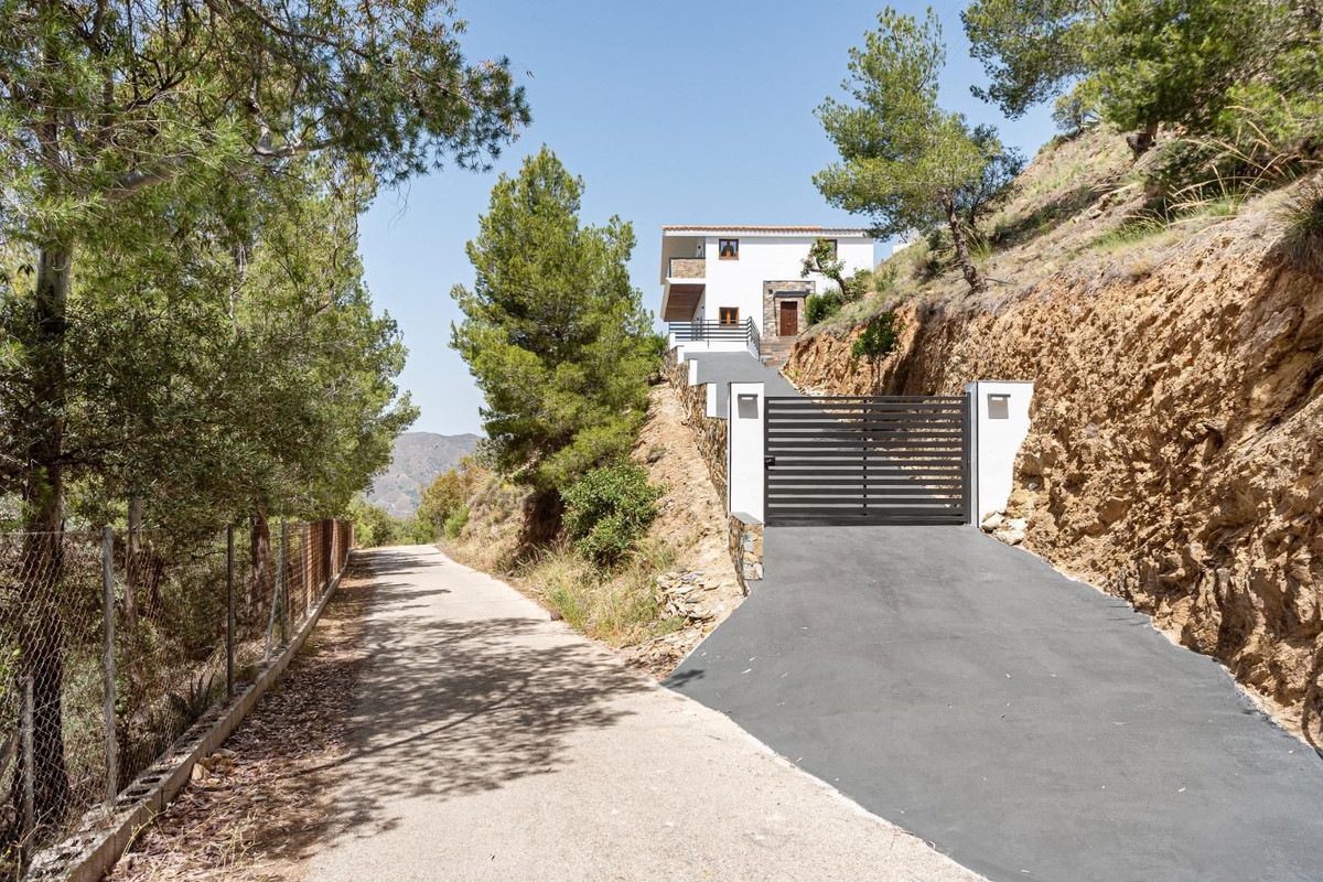 Te koop Vrijstaande Villa Costa Del Sol Málaga Este € 930.000,-