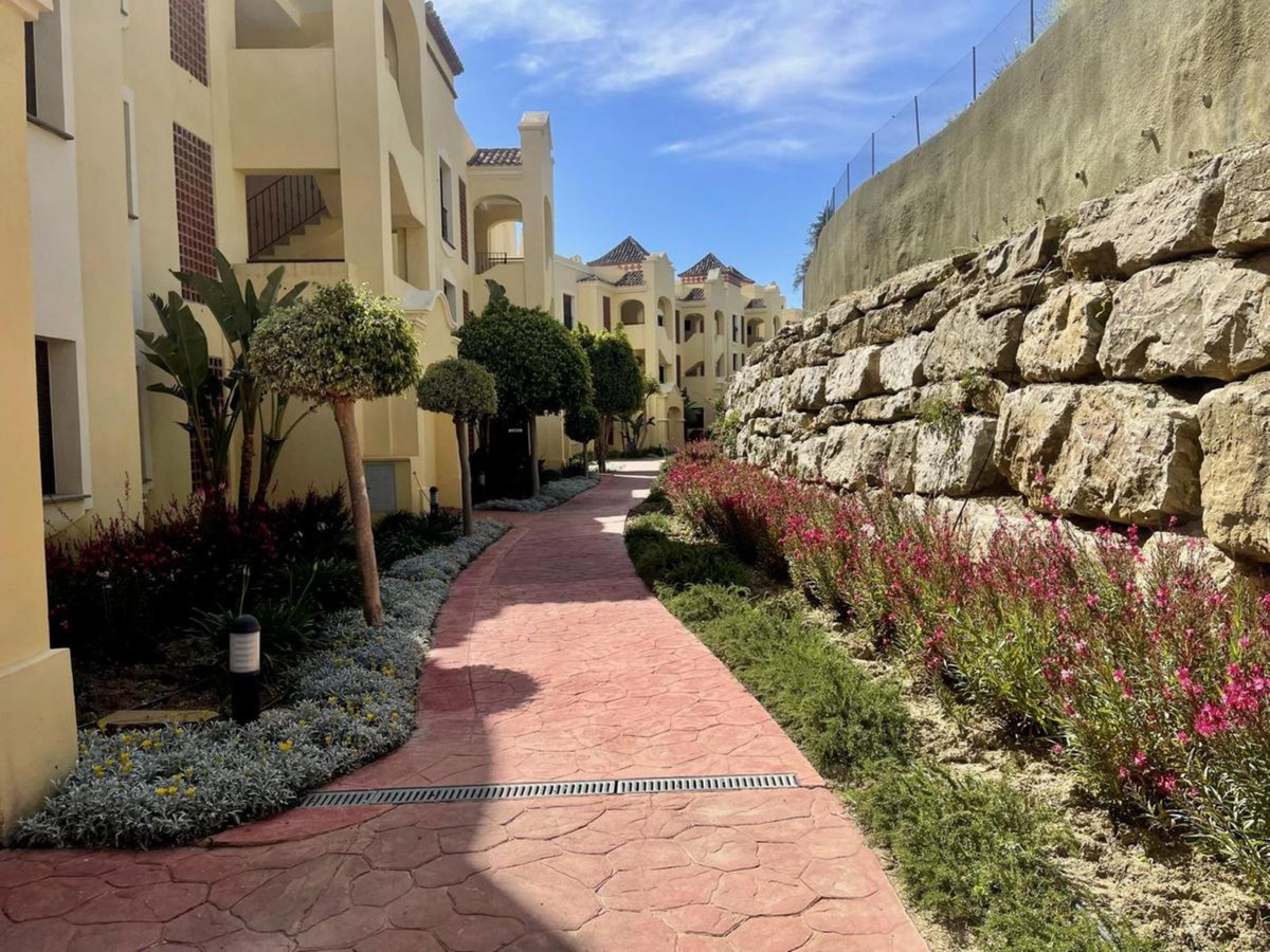 Te koop Middle Floor Apartment Costa Del Sol Estepona € 367.500,-