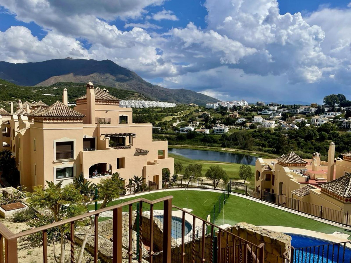 Te koop Middle Floor Apartment Costa Del Sol Estepona € 367.500,-