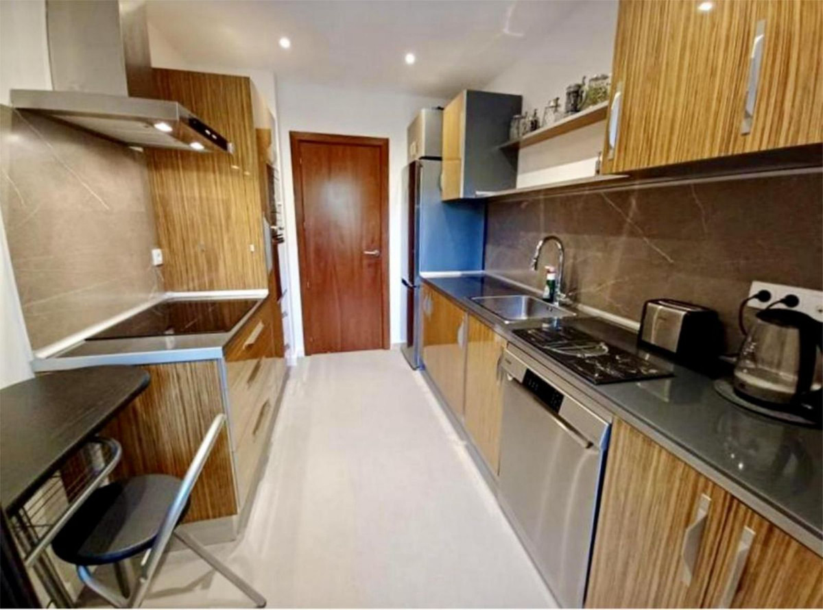 Te koop Middle Floor Apartment Costa Del Sol Estepona € 367.500,-