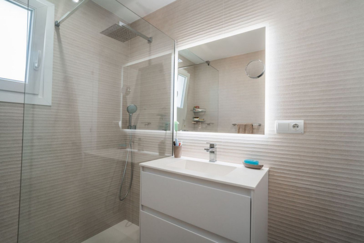 Te koop Vrijstaande Villa Costa Del Sol El Paraiso € 698.250,-