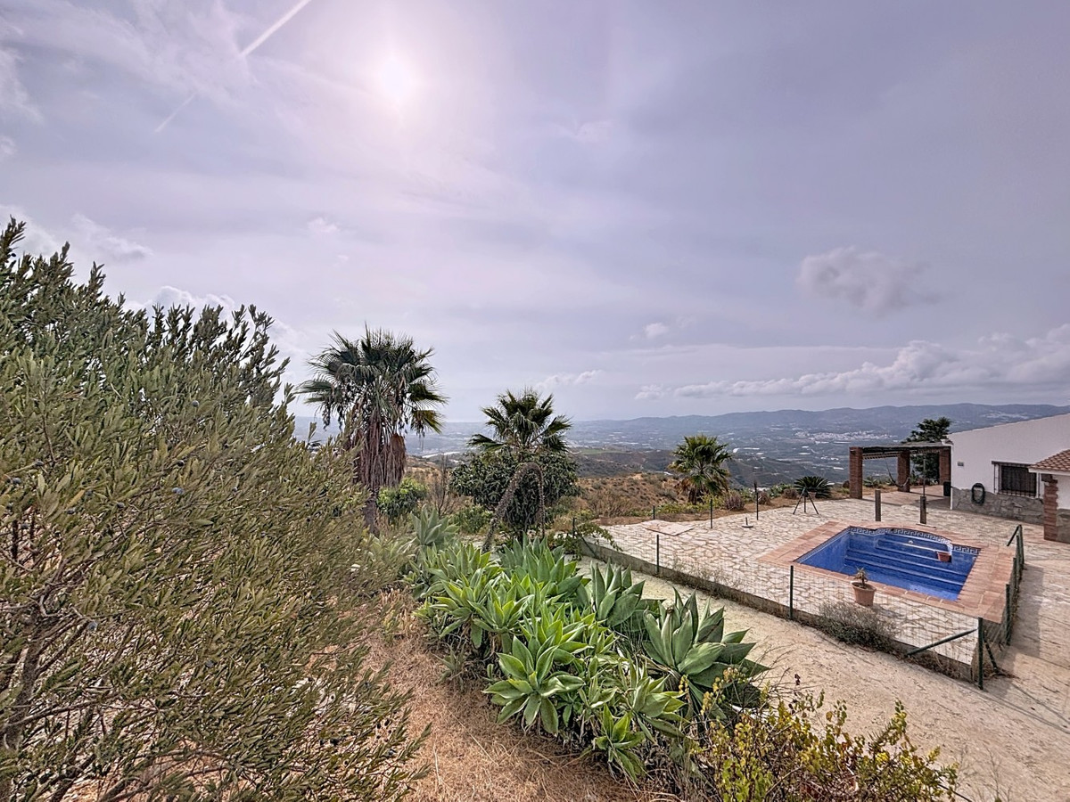 Te koop Finca - Cortijo Costa Del Sol Vélez-málaga € 420.000,-