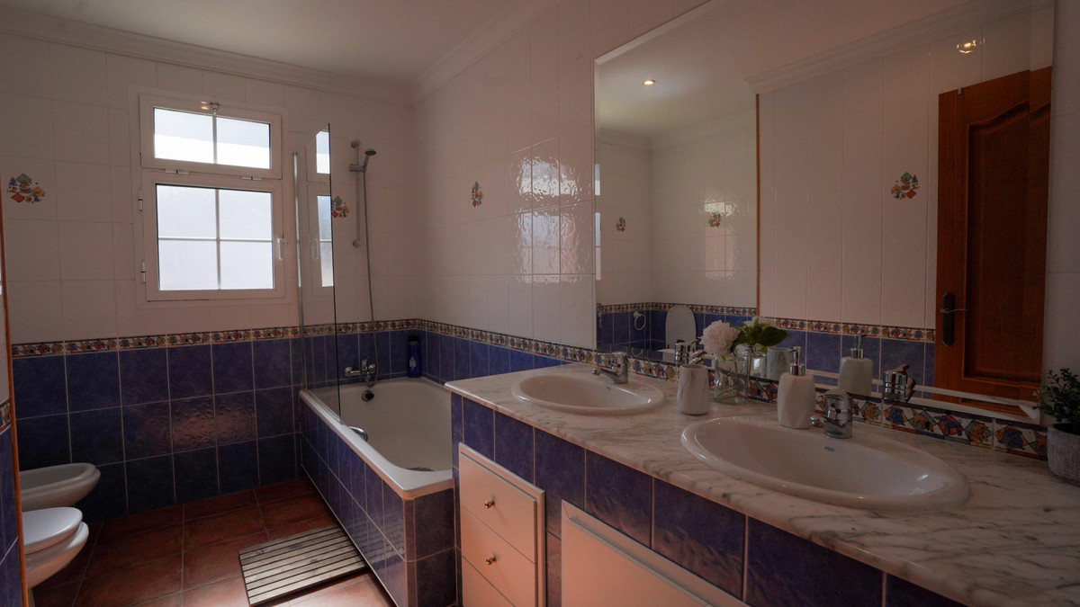 Te koop Vrijstaande Villa Costa Del Sol Nueva Andalucía € 1.300.000,-