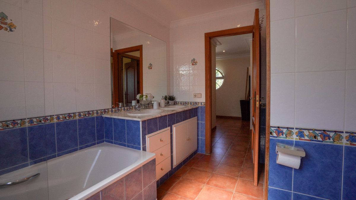 Te koop Vrijstaande Villa Costa Del Sol Nueva Andalucía € 1.300.000,-