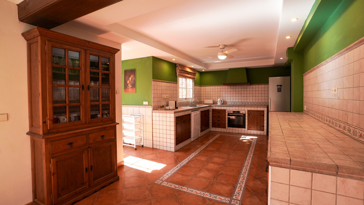 Te koop Vrijstaande Villa Costa Del Sol Nueva Andalucía € 1.300.000,-