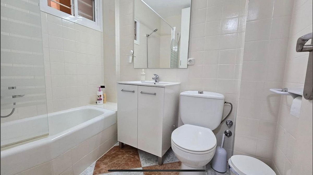 Te koop Middle Floor Apartment Costa Del Sol Benalmadena € 240.000,-