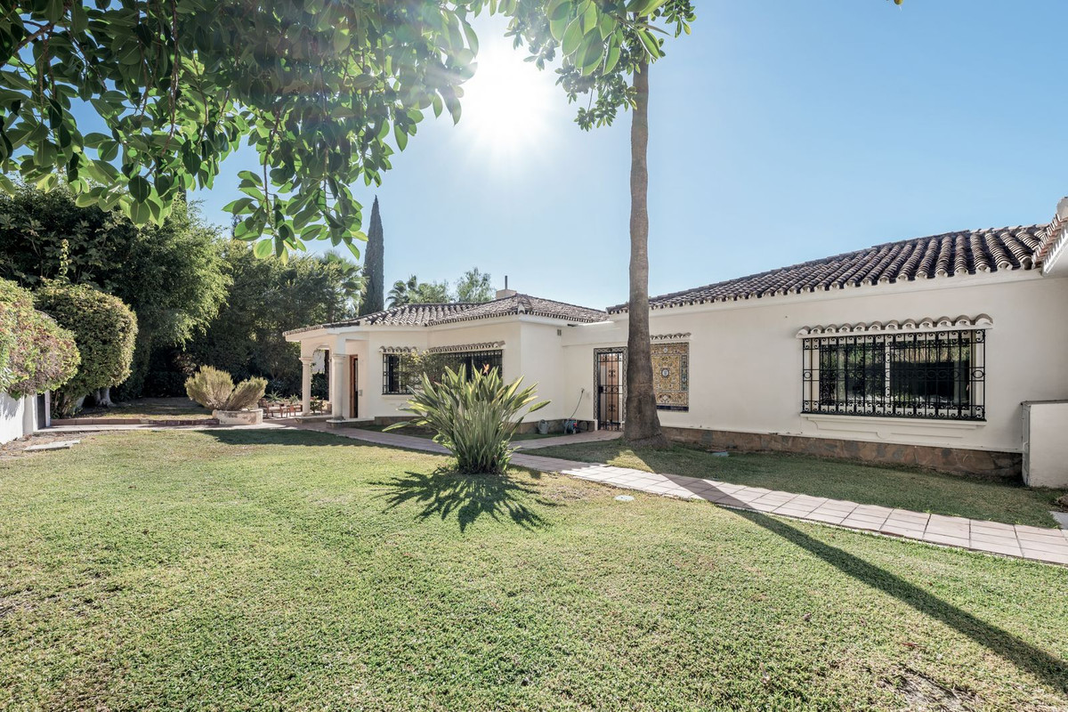 Te koop Vrijstaande Villa Costa Del Sol El Paraiso € 1.695.000,-