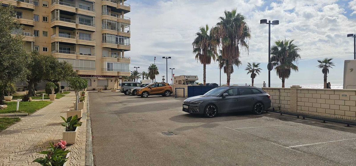 Te koop Middle Floor Apartment Costa Del Sol Carvajal € 499.000,-