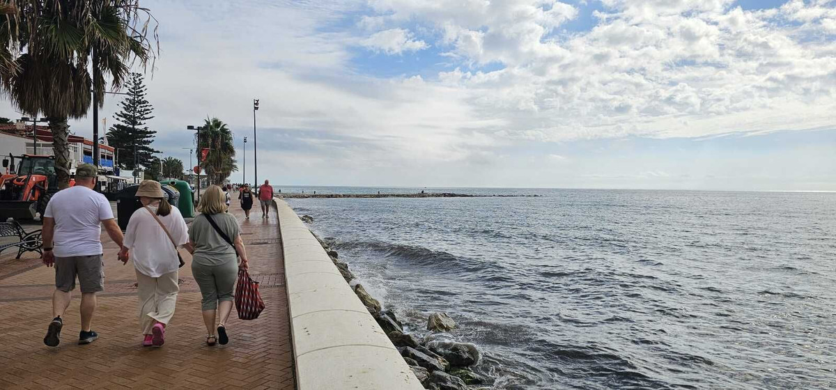 Te koop Middle Floor Apartment Costa Del Sol Carvajal € 499.000,-