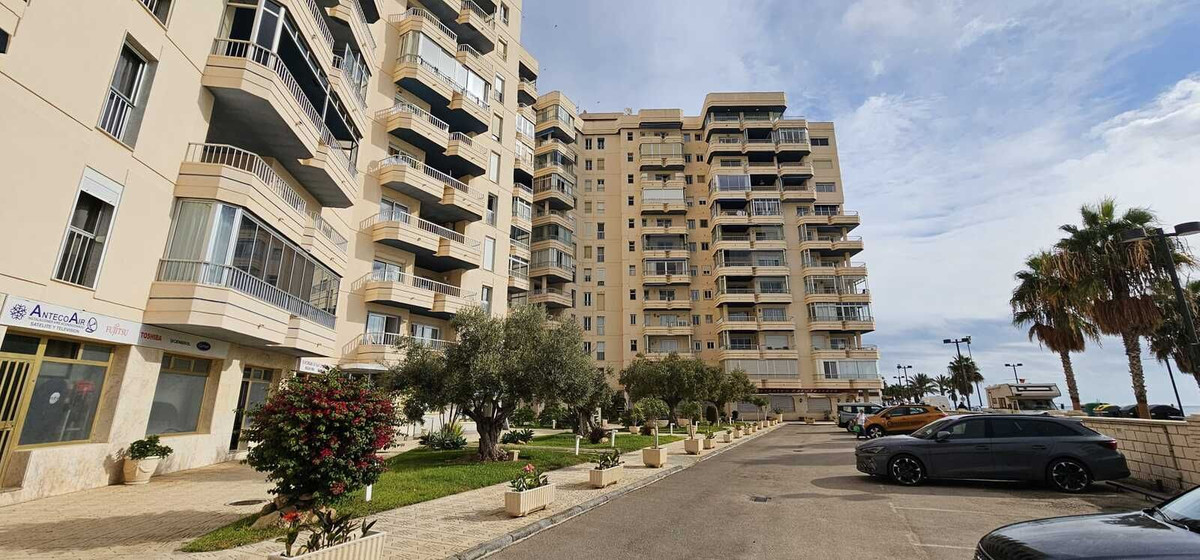 Te koop Middle Floor Apartment Costa Del Sol Carvajal € 499.000,-