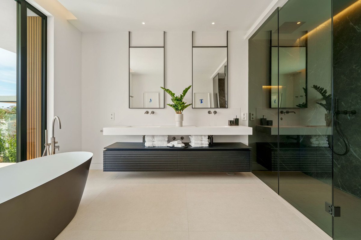 Te koop Vrijstaande Villa Costa Del Sol La Quinta € 7.450.000,-