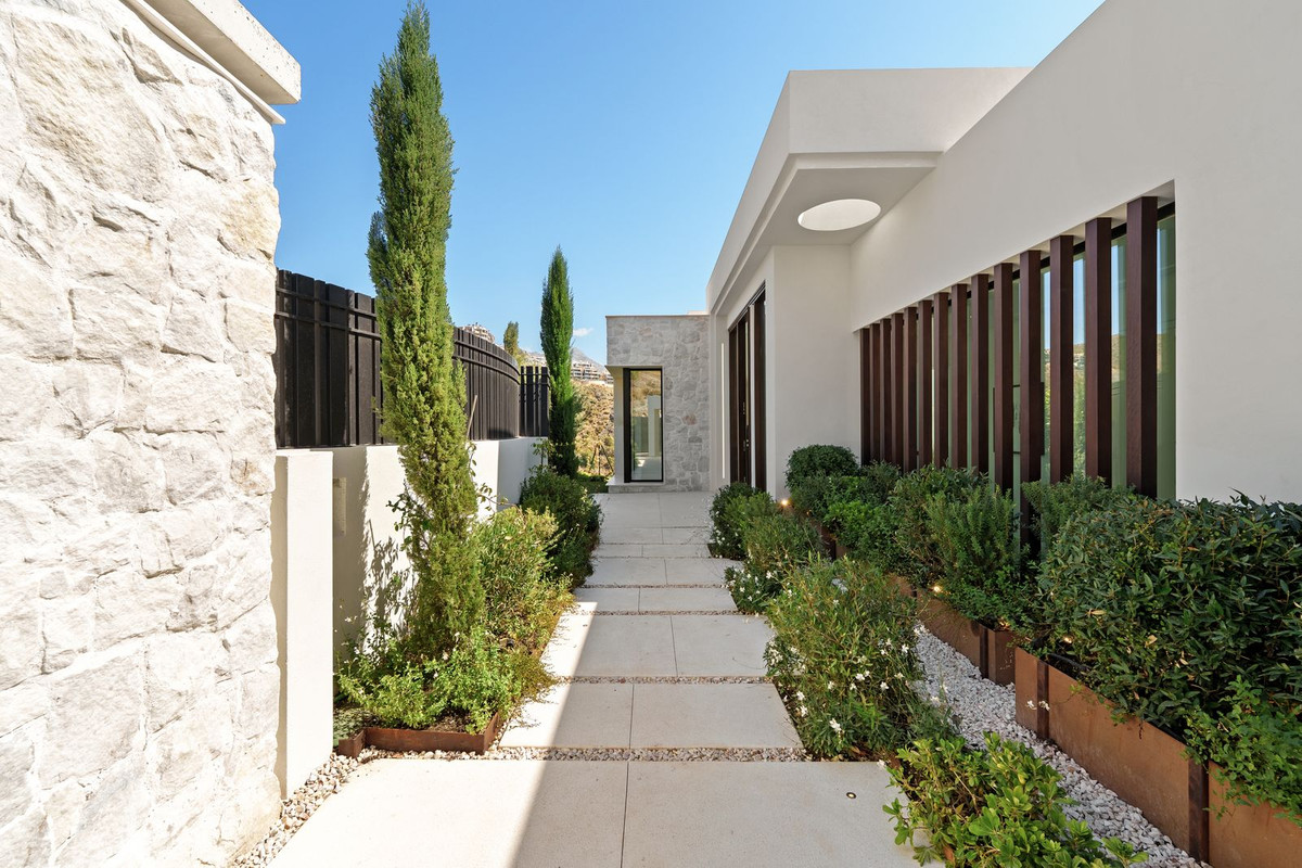 Te koop Vrijstaande Villa Costa Del Sol La Quinta € 7.450.000,-