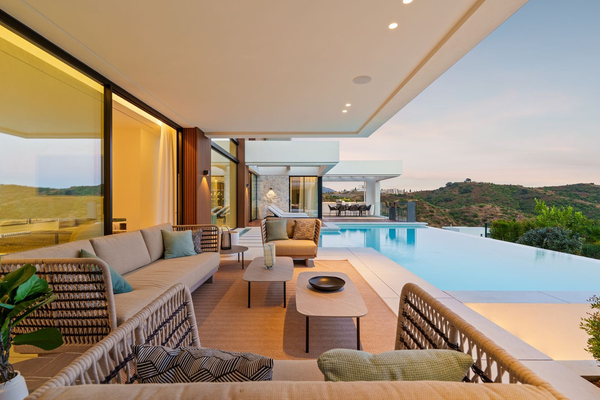 Te koop Vrijstaande Villa Costa Del Sol La Quinta € 7.450.000,-