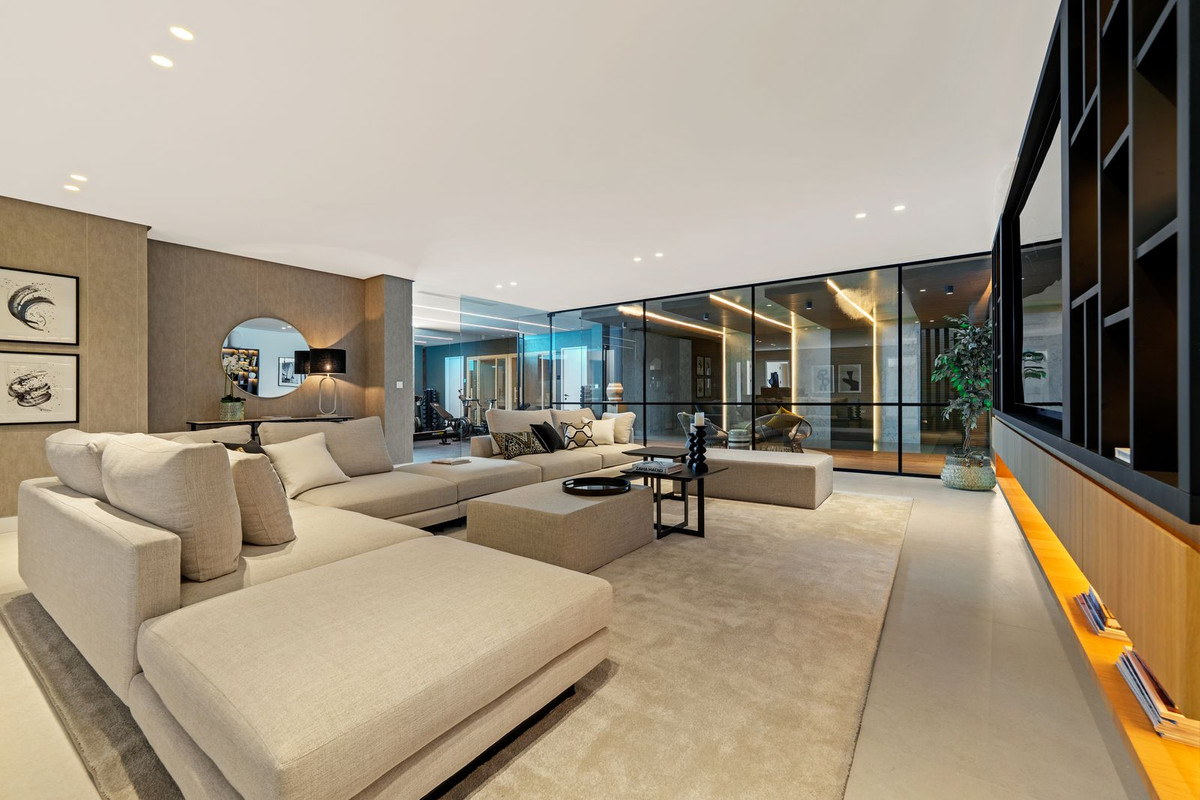 Te koop Vrijstaande Villa Costa Del Sol La Quinta € 7.450.000,-