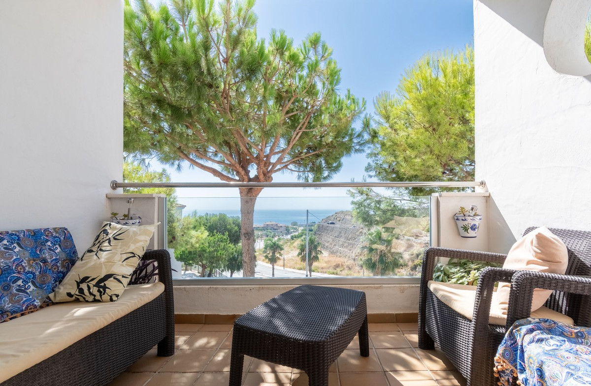 Te koop Middle Floor Apartment Costa Del Sol La Duquesa € 230.000,-