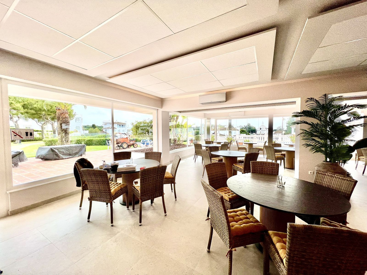 Te koop Gelijkvloers appartement Costa Del Sol Elviria € 280.000,-